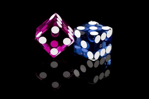 Betting layout and chip denominations on cx777 Auto Roulette